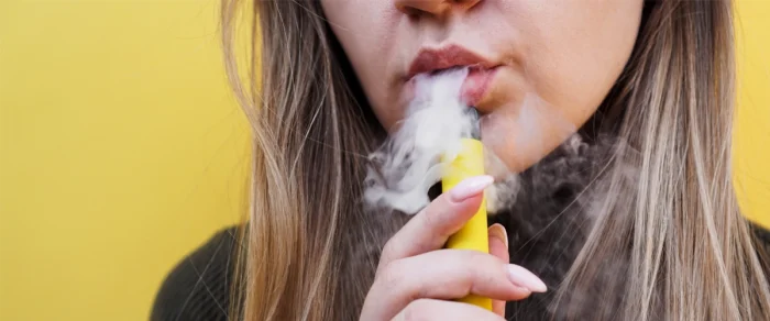 Sigaretta elettronica e salute dentale è dannosa quanto il fumo tradizionale?